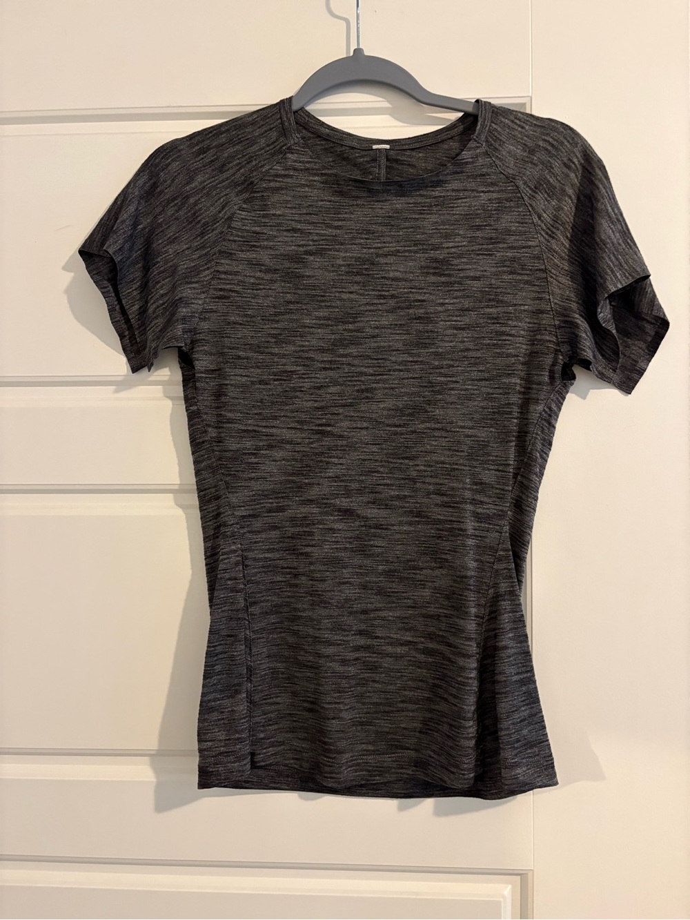 Lululemon &go Take-Off Tee
Heathered Black